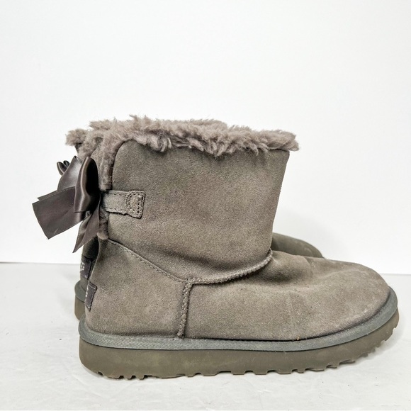 Ugg Mini Bailey Bow Glimmer Boots Gray Size 8 Women’s Sherpa Winter Snow - Picture 1 of 6